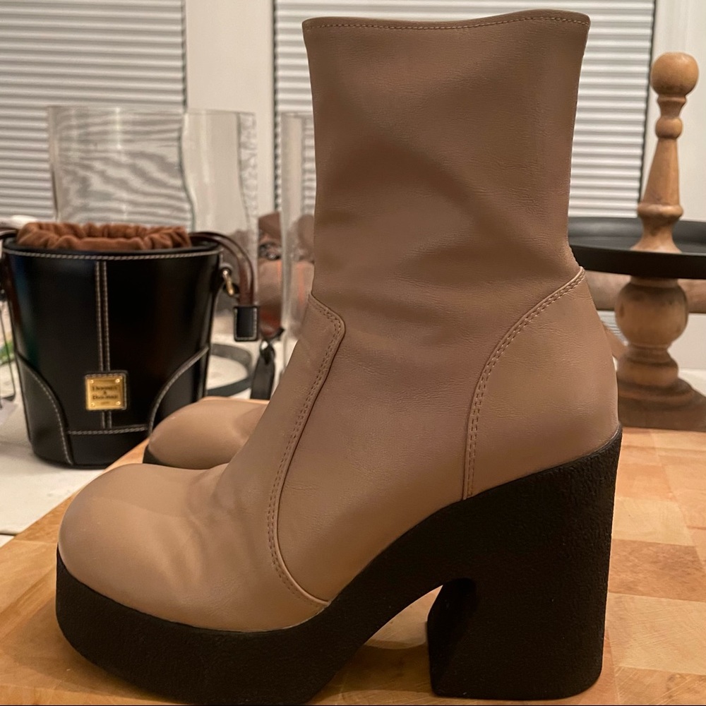 🌼 JEFFREY CAMPBELL BEIGE KARTINI PLATFORM BOOTS // SOLD OUT ✨